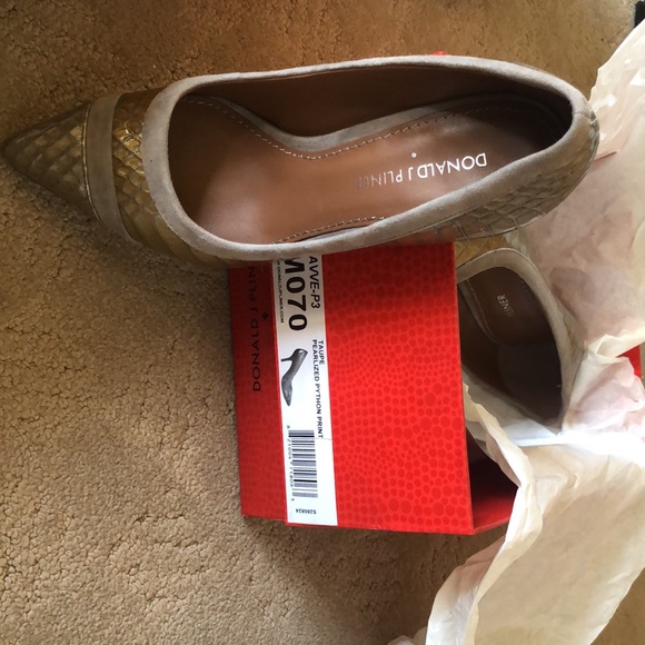 Donald Pliner 7M Python Heel - Picture 4 of 7